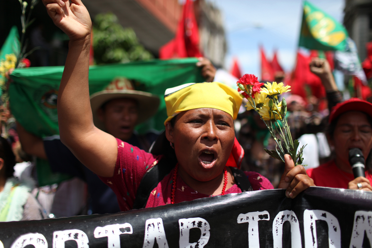 After 9 days and 212 kilometers, the Indigenous, Campesino and Popular March for the defense of Mother Earth, against evictions, criminalization, and in favor of Integrated Rural Development, arrived to the Capital City. According to members of the Committee for Campesino Unity (CUC), it is estimated that about 15,000 people participated in the ninth and final day of the march.