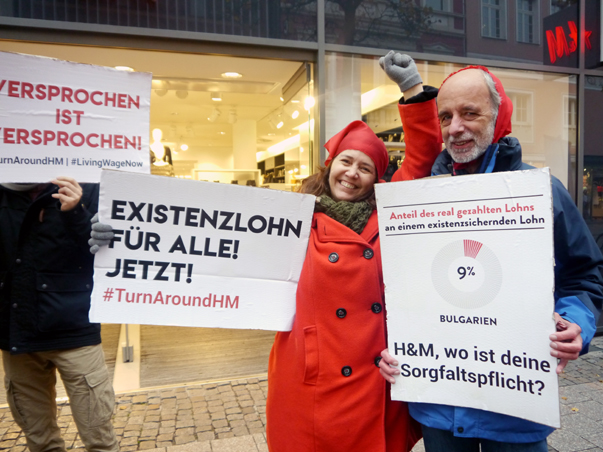 2013 hatte H&M versprochen, dass die Arbeiter*innen ab 2018 einen Existenzlohn bekommen, doch der Konzern hat das Versprechen gebrochen. Bei der H&M-Hauptversammlung fordern wir: Existenzsichernde Löhne statt Dividende! Jetzt unterschreiben....