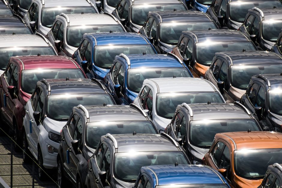 Die Deutschen und ihr Auto: Den größten Preis für unsere mobile Freiheit bezahlen diejenigen, die vom Abbau der  Rohstoffe für die Autoindustrie betroffen sind. Die CIR setzt sich für eine Rohstoff- und eine Mobilitätswende ein.
