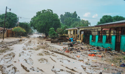 Zerstörte Straßen und Häuser nach den Tropenstürmen Eta und Iota in Valle de la Sula, Honduras.