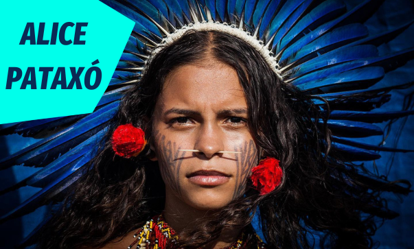 470 Millionen Menschen weltweit gehören indigenen Gemeinschaften an. Nahezu überall werden sie und ihre Lebensgrundlagen bedroht. Alice Pataxó ist das Gesicht einer neuen Generation indigener Aktivist*innen, die sich gegen die Unterdrückung, Vertreibung und Bedrohung ihrer Gemeinschaft zur Wehr setzt.
