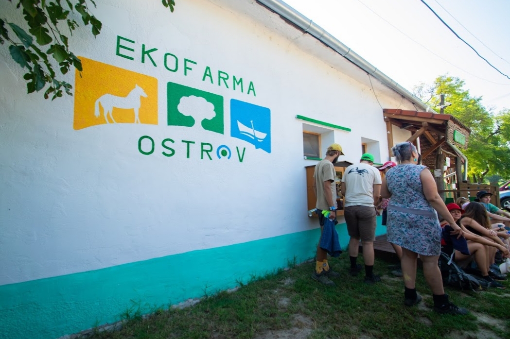 Die Klimabotschafter*innen zu Besuch bei einer Öko-Farm