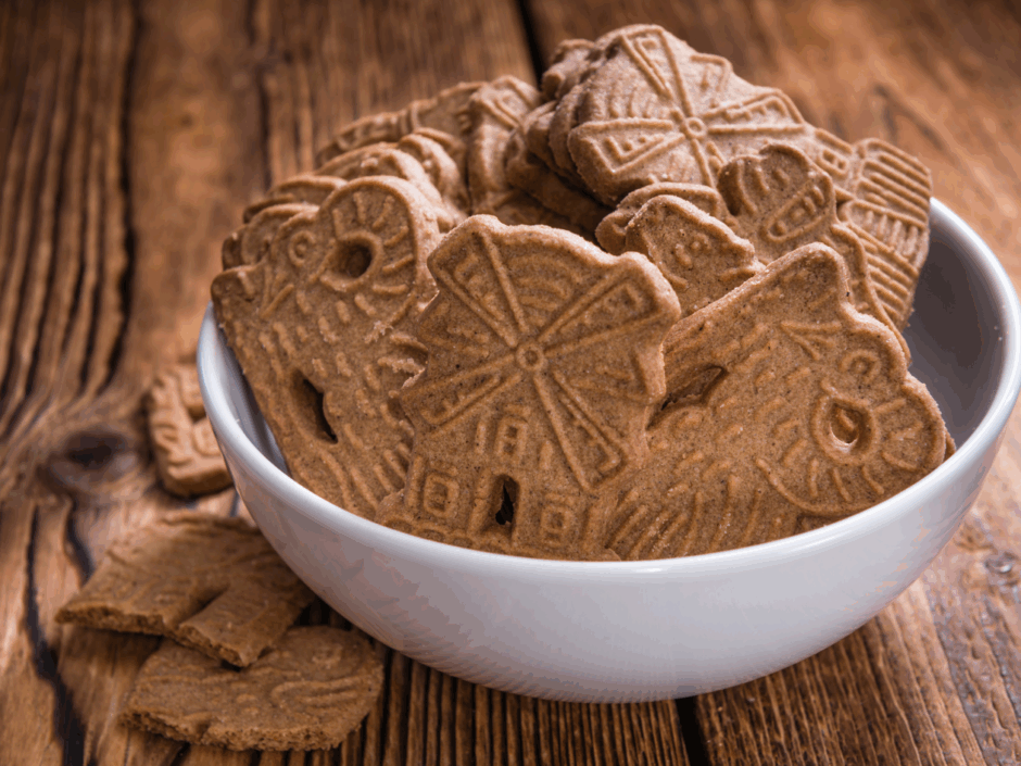 Wir haben zehn Gewürzspekulatius-Produkte aus dem Handel unter die Lupe genommen und untersucht, ob die Plätzchen verantwortungsvoll produziert wurden und wie transparent die Hersteller über Herkunft und Nachhaltigkeit informieren. Unser Fokus lag dabei auf dem Problemprodukt Palmöl.